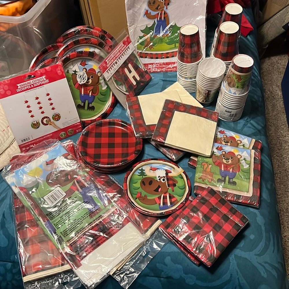 Lumber-Bear-jack party supply set.  Large set. All new